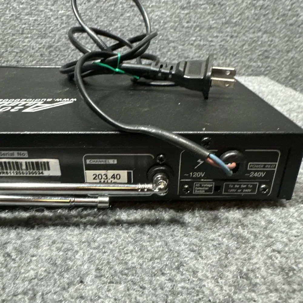 AUDIO‎ 2000'S AWR 6112 PROFESSIONAL WIRELESS MICROPHONE SYSTEM